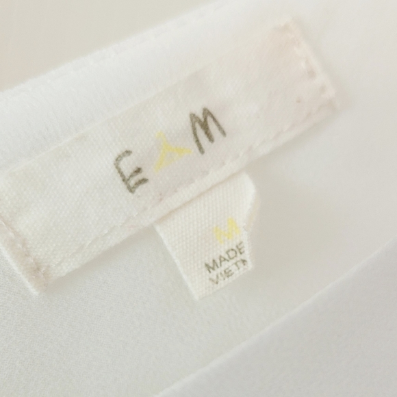 E&M Boutique  white flowy summer top medium - Picture 2 of 2